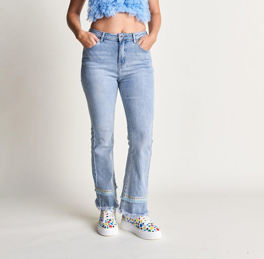 Leicht ausgestellte Jeans mit aufwendigen Details - Lidamoh Fashion